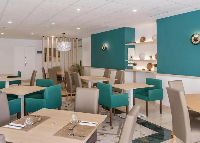 Costa Malaga - Adults Recommended - By Pierre & Hotel Torremolinos