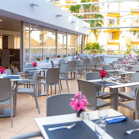 Costa Malaga - Adults Recommended - By Pierre & טורמולינוס